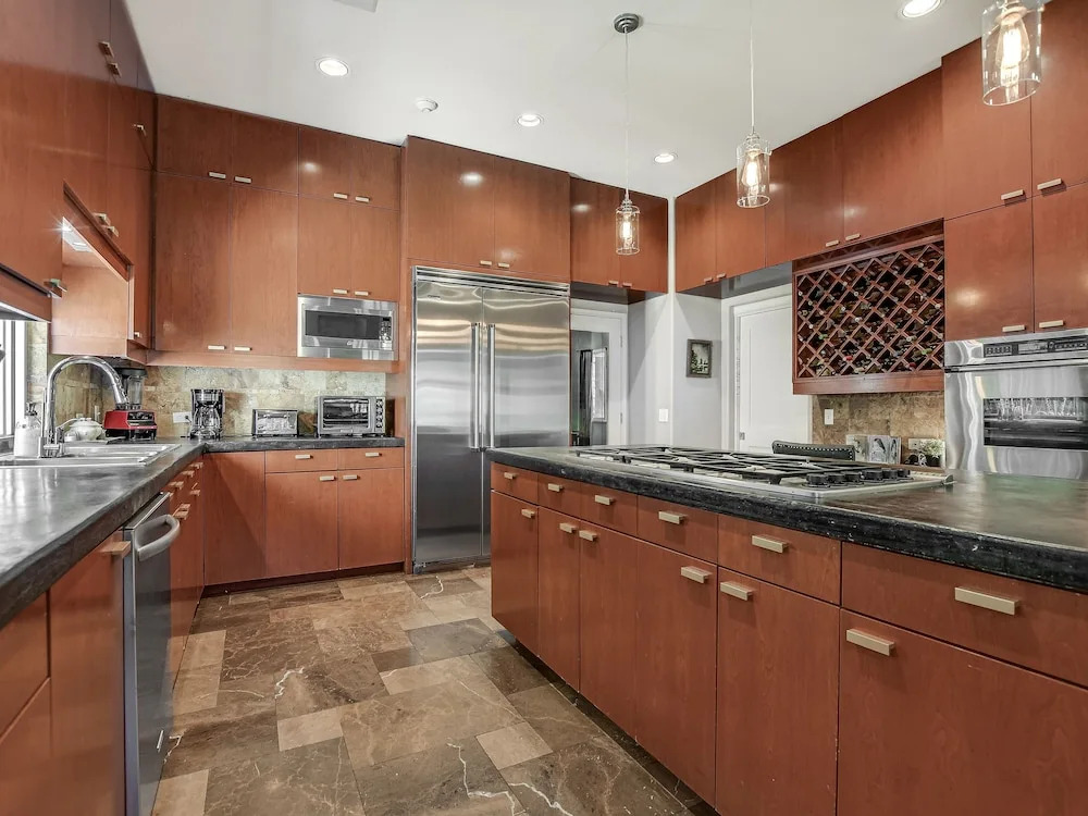 The Above Lake Austin Premiere 8 Bedroom Estate