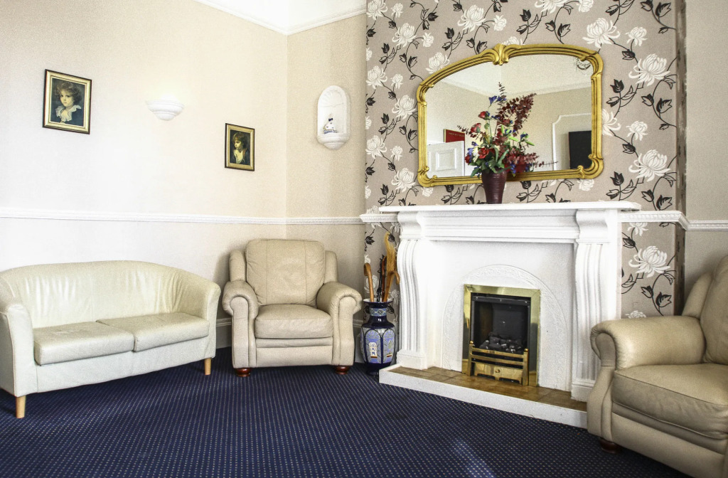 The Jubilee Hotel East - with NEWLY REFURBISHED SPA FACILITIES - GAMESPIT - AND SMOKEHOUSE