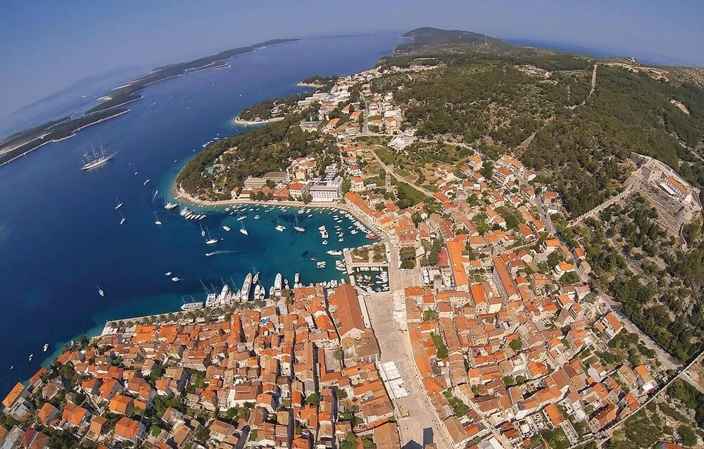 Cozy Home In Stari Grad