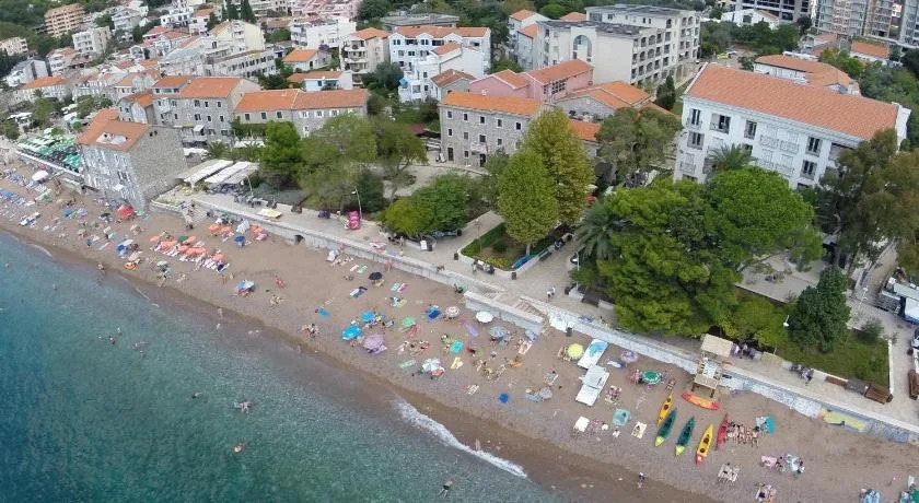 Beachfront Apartments Oaza 2