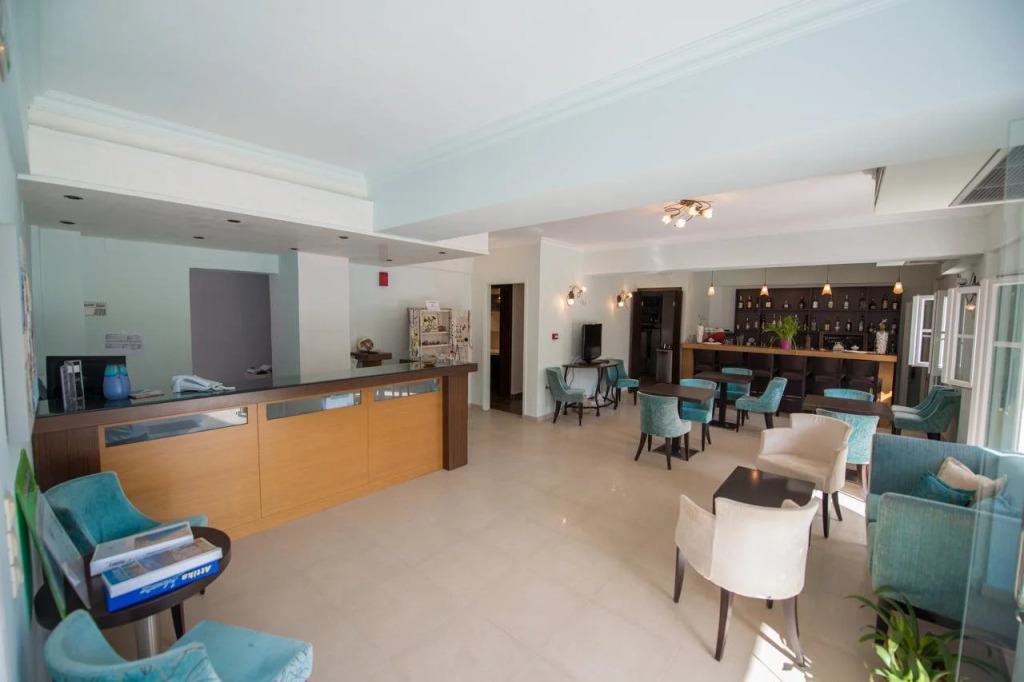 Ionis Hotel