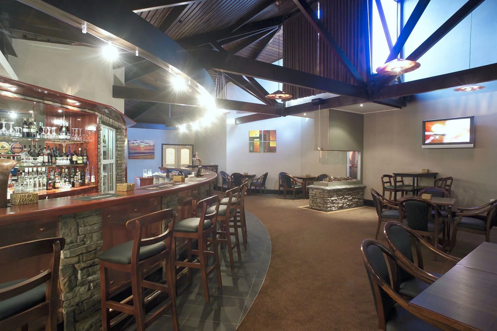 Ascot Park Hotel