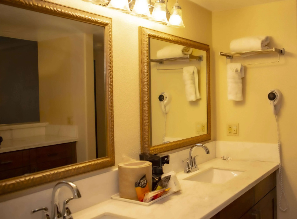 Ramada Plaza by Wyndham Garden Grove/Anaheim South