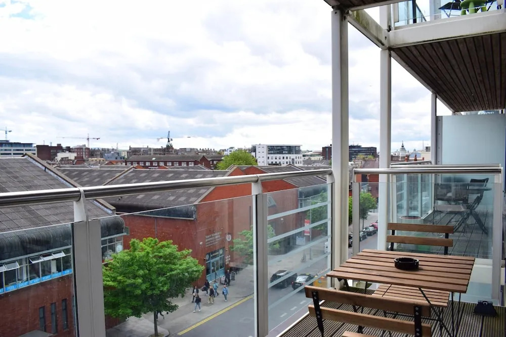 1 Bedroom Flat Near Grand Canal