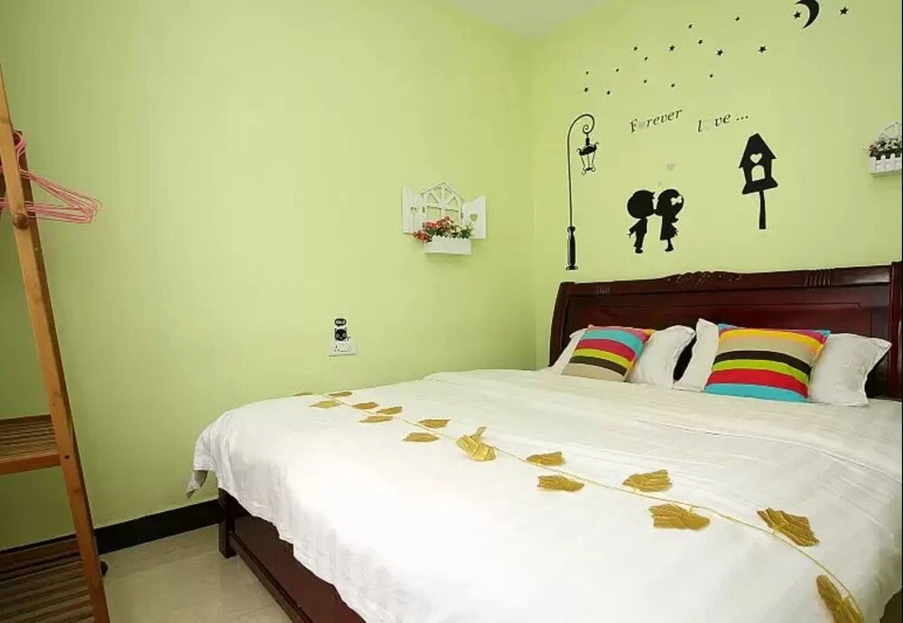 Zhaolvchang Holiday Hotel (Yangshuo County Kindergarten West Street)