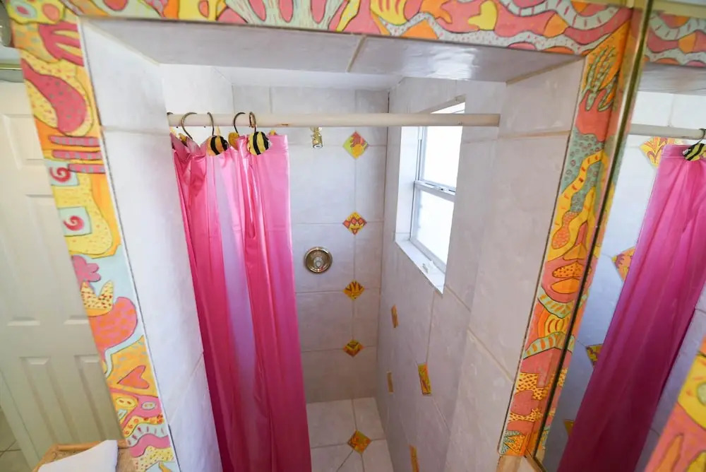 Tropical Breeze Apartment 2
