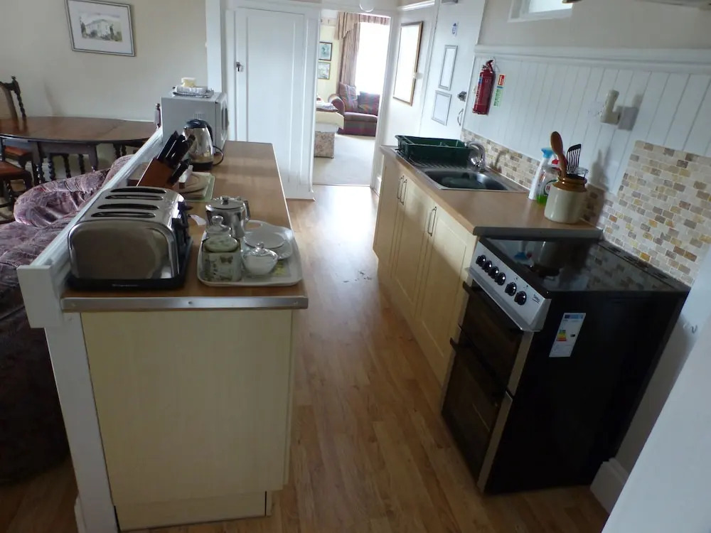 Self Catering Apartment in Mansion House in Beautiful Gardens With Pool