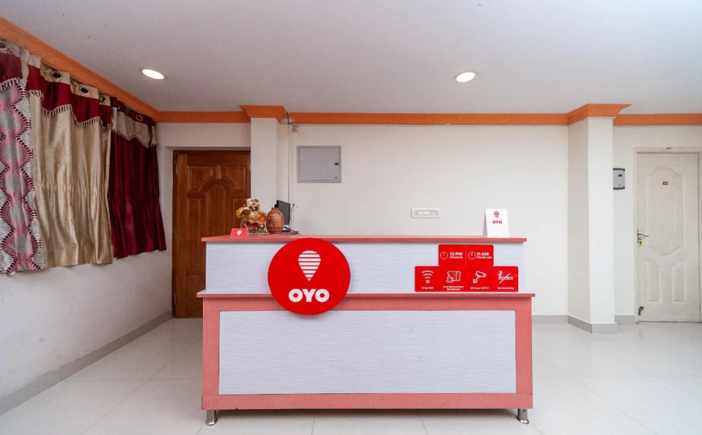 R2 Rooms By OYO Rooms