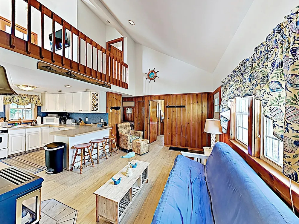 55 West Dennis - 3 Br Home