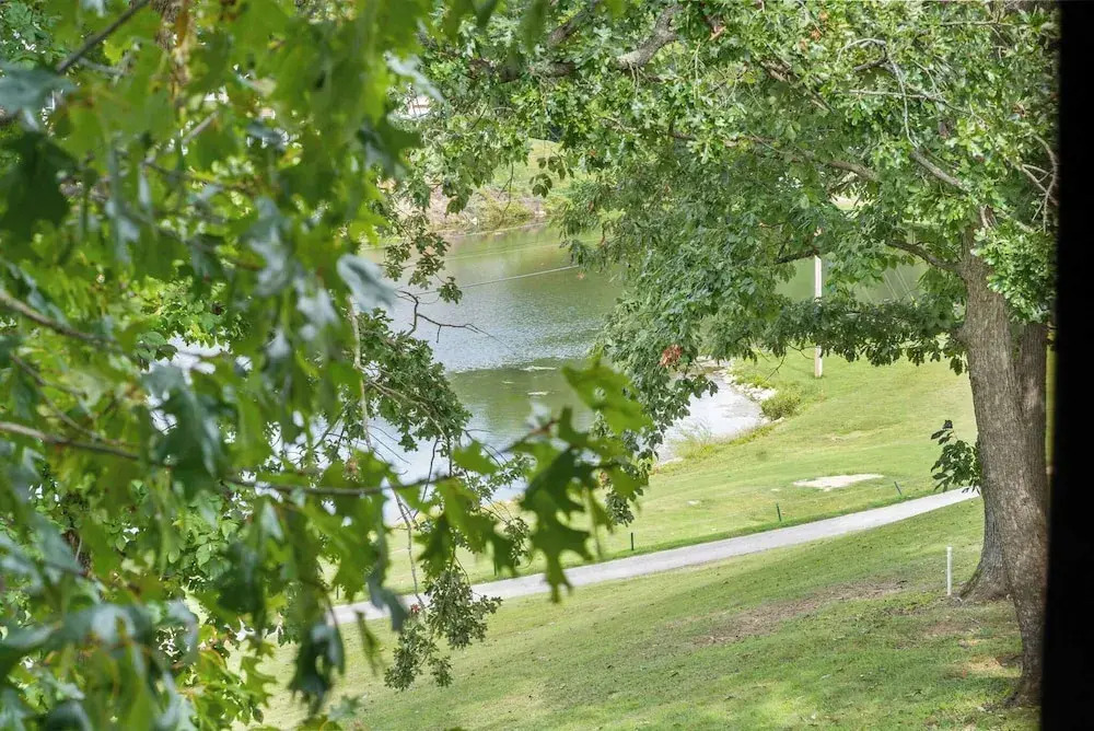 The Cozy Place - Pointe Royale Condo Perfect for Couples!