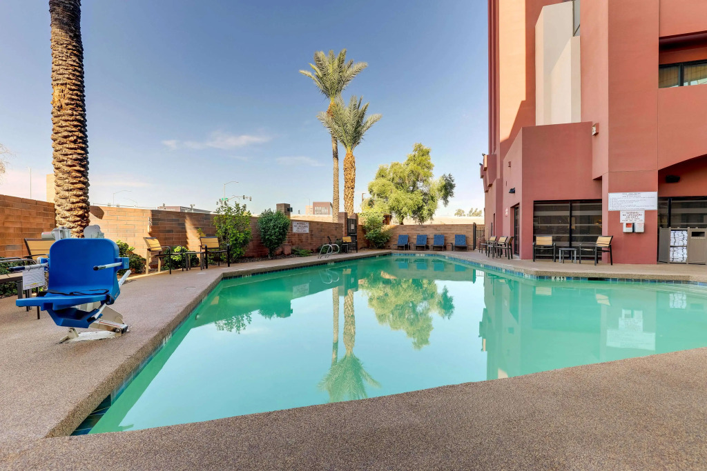 Drury Inn & Suites Phoenix Airport