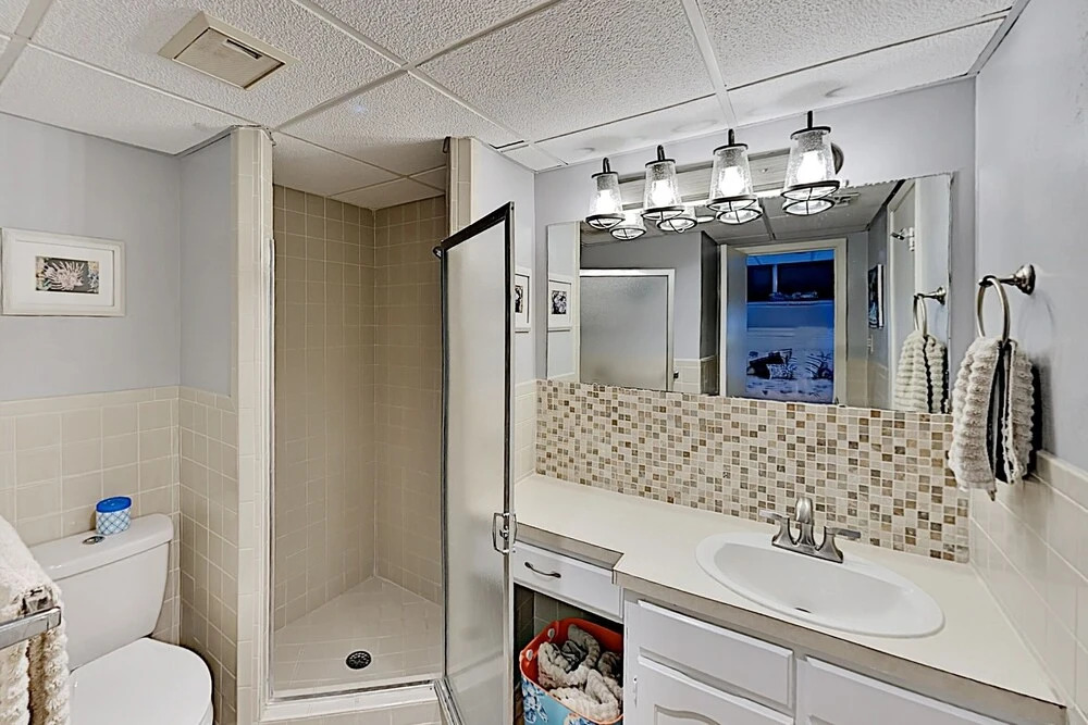 Updated Getaway W/ Pool, Hot Tub & Epic Bay Views 2 Bedroom Condo