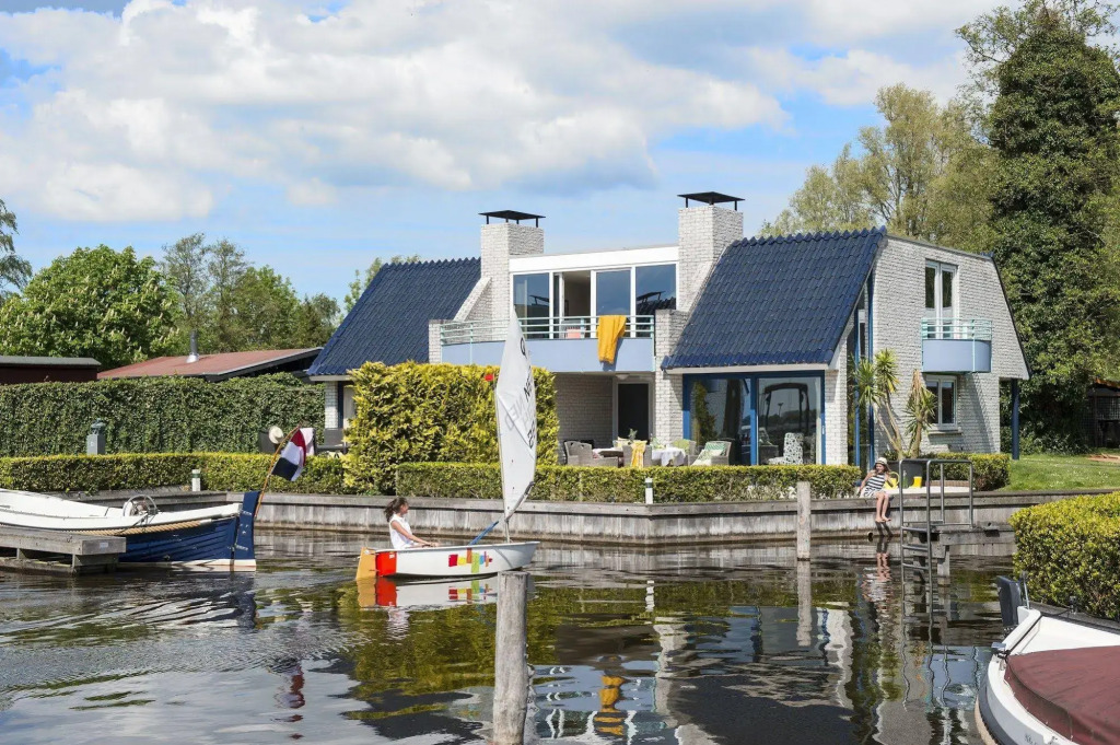 Amsterdam / Loosdrecht Rien van den Broeke Village