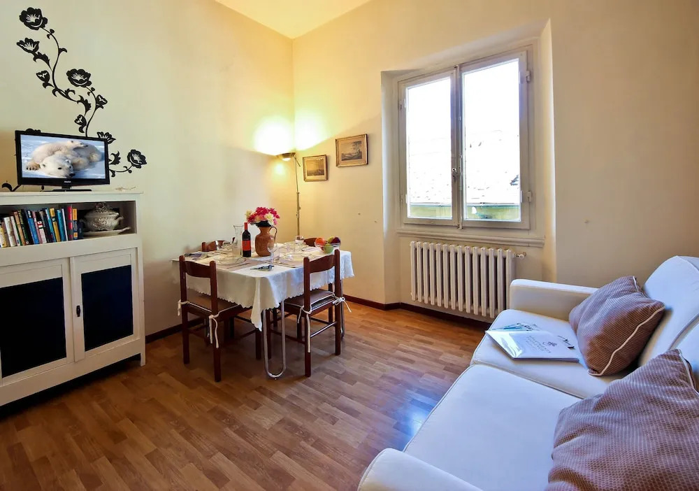 Alfani Suite