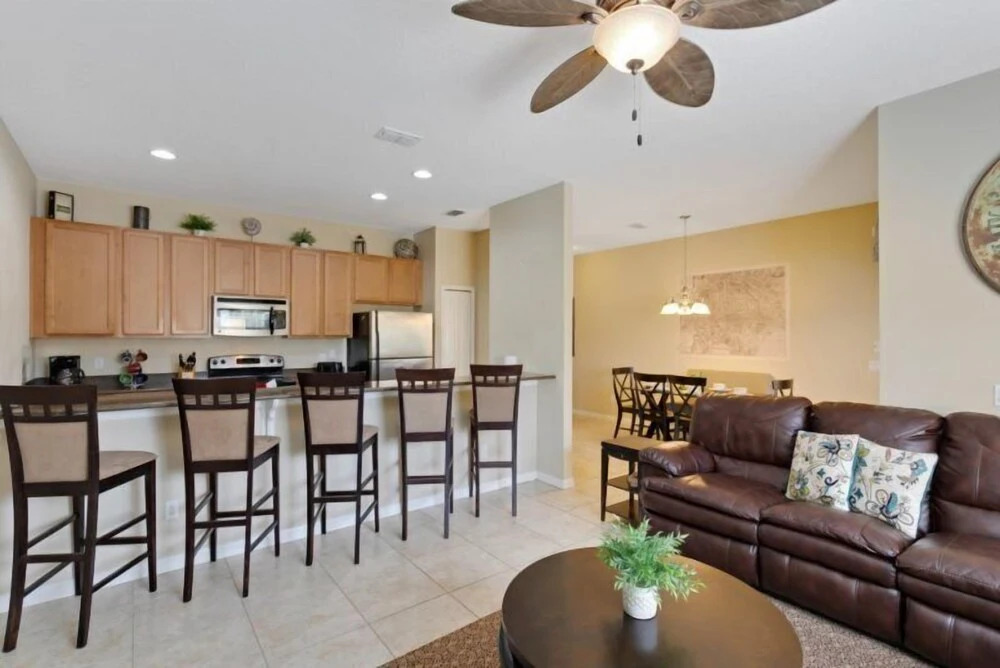4 Bedroom 3 Bathroom Town Home With Splash Pool