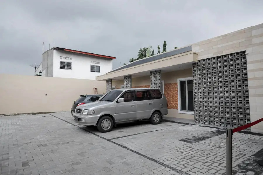 RedDoorz near RS Royal Prima Medan 2