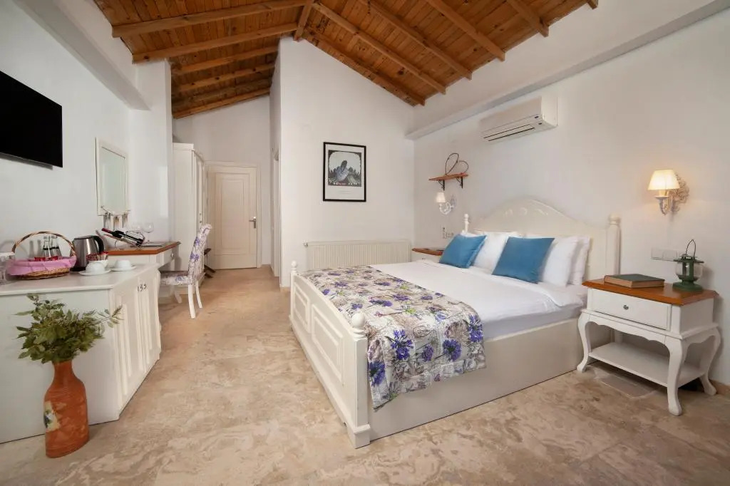 Vinifera Vineyards Hotel