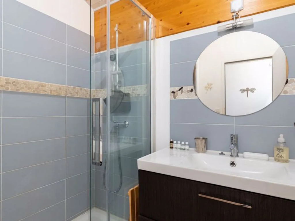 Holiday Home Hibiscus 4 by Interhome