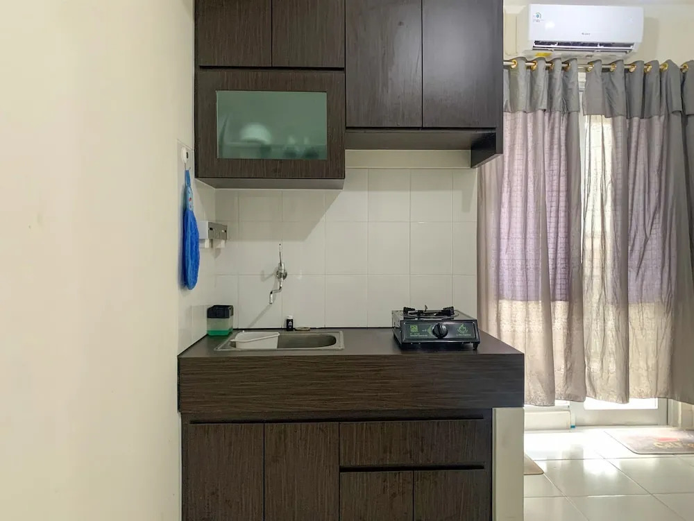 Simply And Cozy Stay Studio Room At Sentraland Cengkareng Apartment