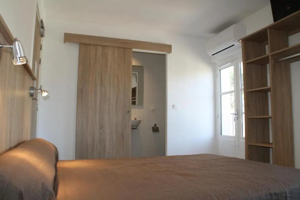 Hotel Arago