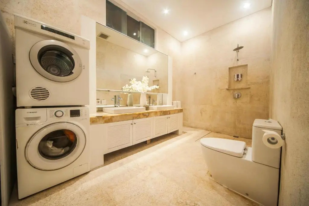 Bathhouse Executive Residence