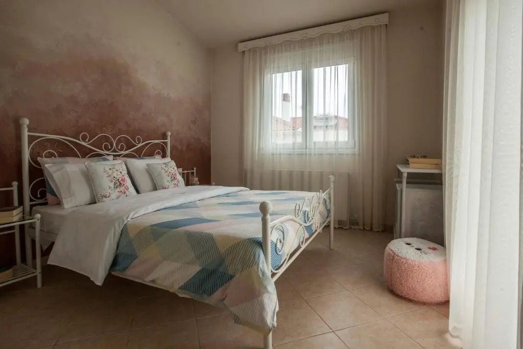 Dina'S House