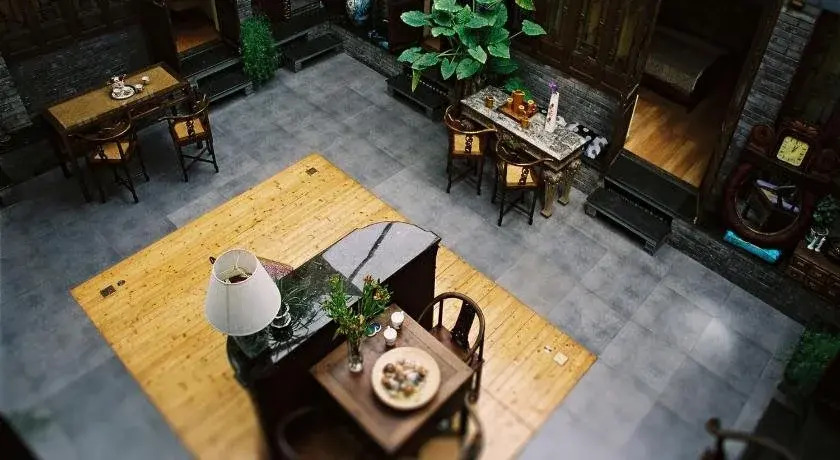 Kelly‘s Courtyard Hotel