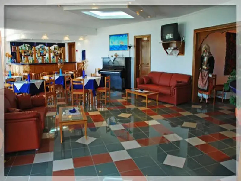 Hotel Emerald and Suites