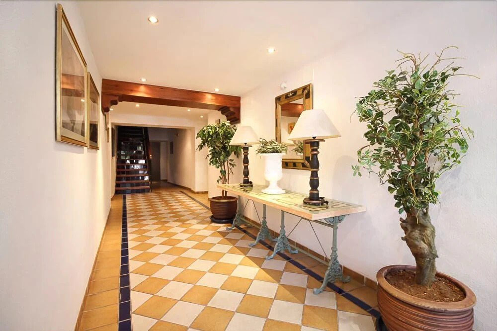 Penthouse Golden Mile