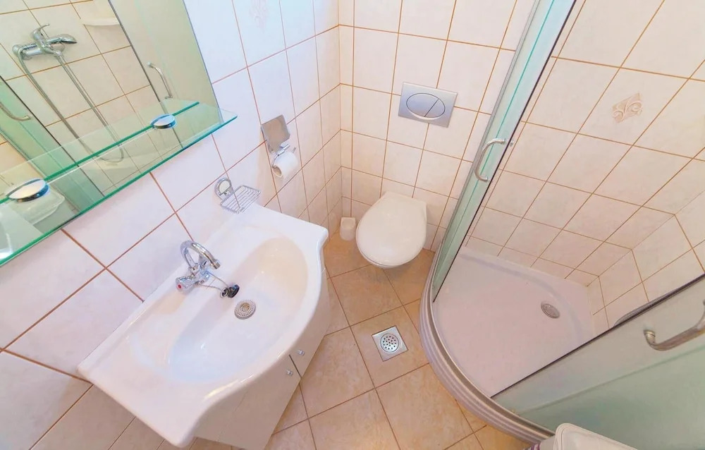 Nice Home in Povile With Wifi and 4 Bedrooms