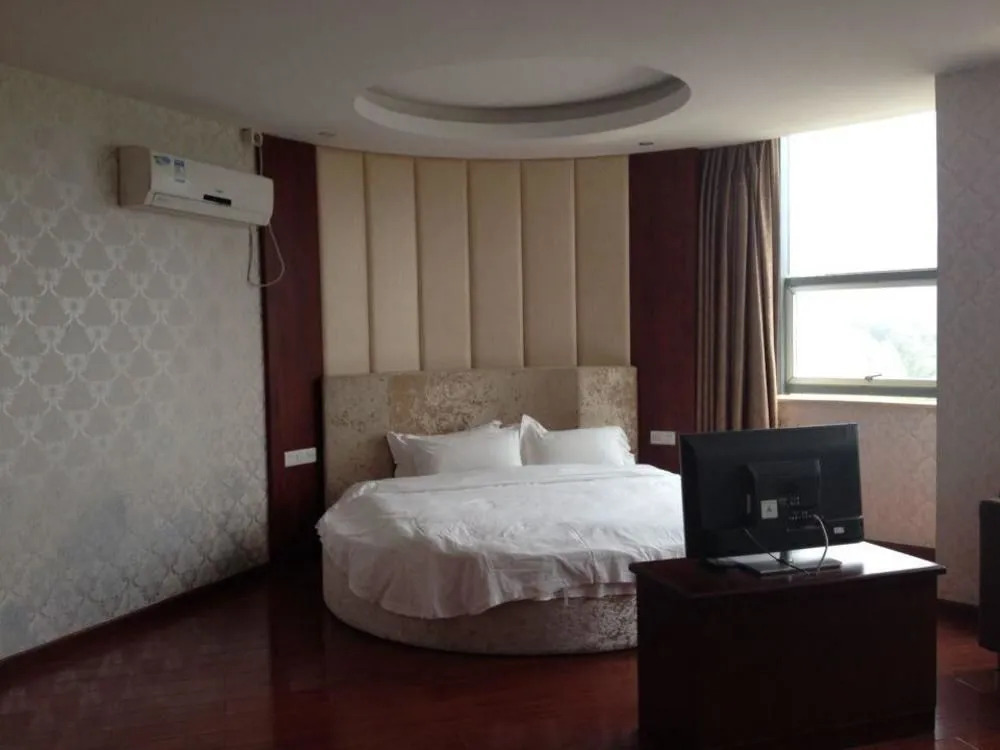Yibin Business Hotel