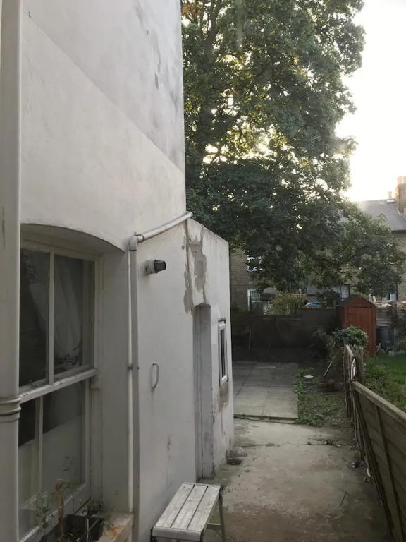 Convenient Catford Apartment