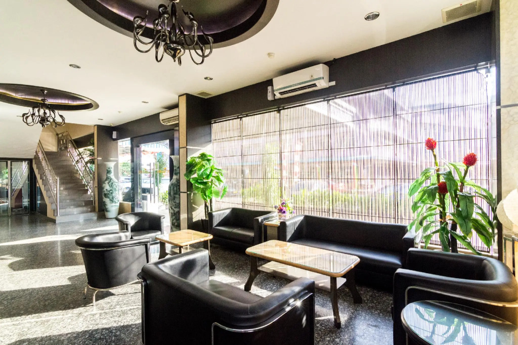 Lovina Inn - Nagoya Batam