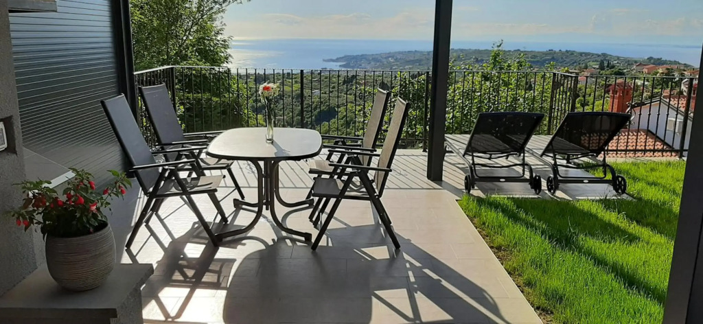 Seaview APARTMENTS HOJA