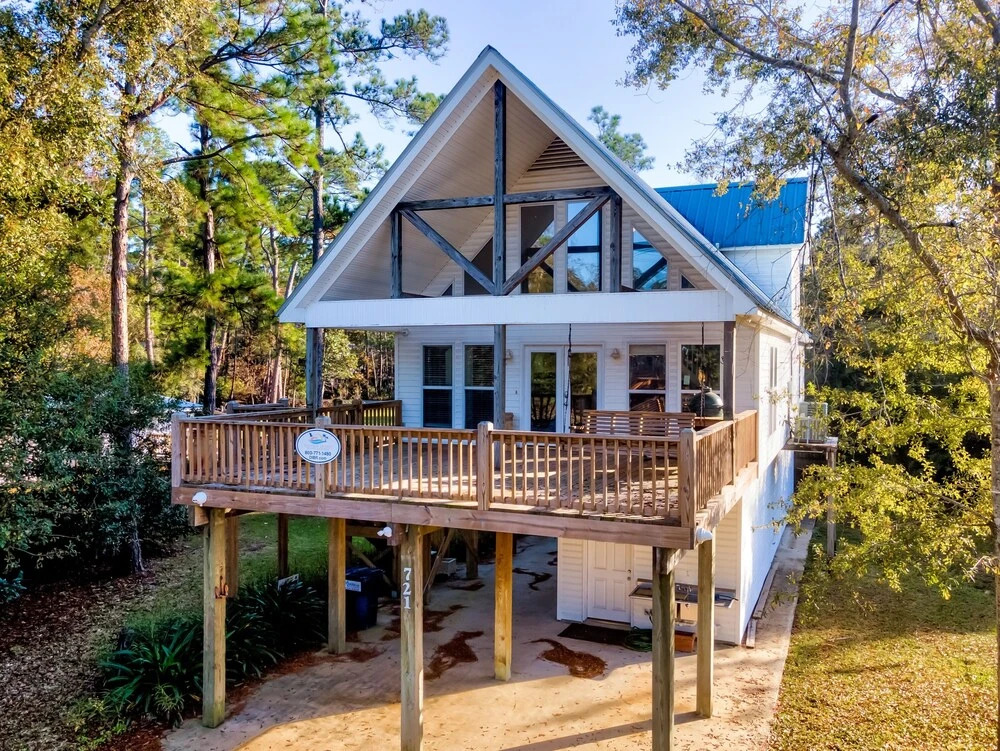 The Island Spot - 721 Bienville 3 Bedroom Home by RedAwning