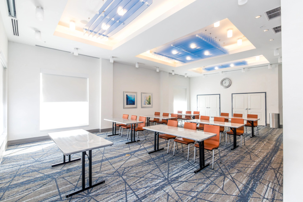 Holiday Inn Express & Suites Downtown Louisville by IHG