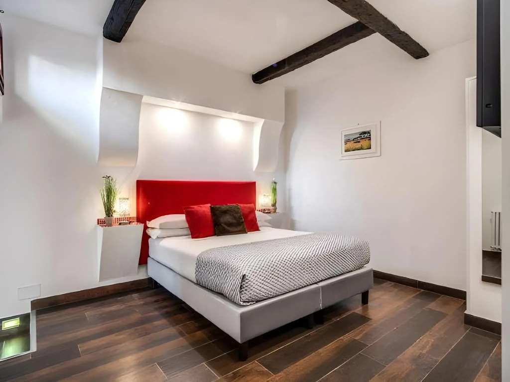 Tritone Top House