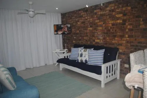 11 Coral Sands