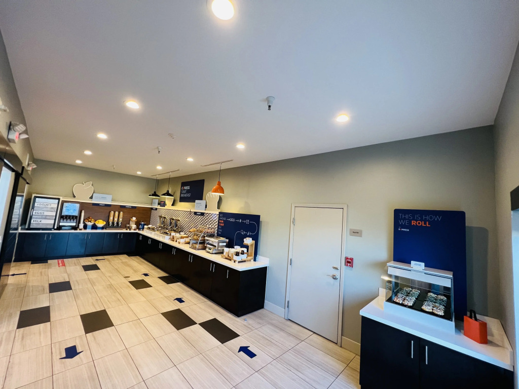 Holiday Inn Express & Suites Salinas by IHG