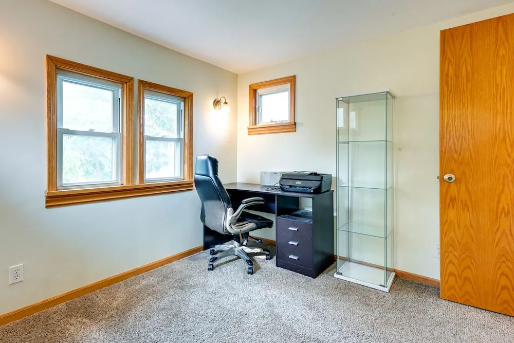 Grand Blanc Rental w/ Gas Grill & Private Yard