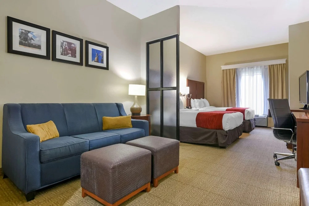 Comfort Suites