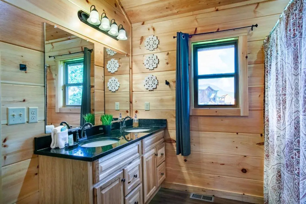 Bandit Lodge BRAND NEW CABIN w Pool