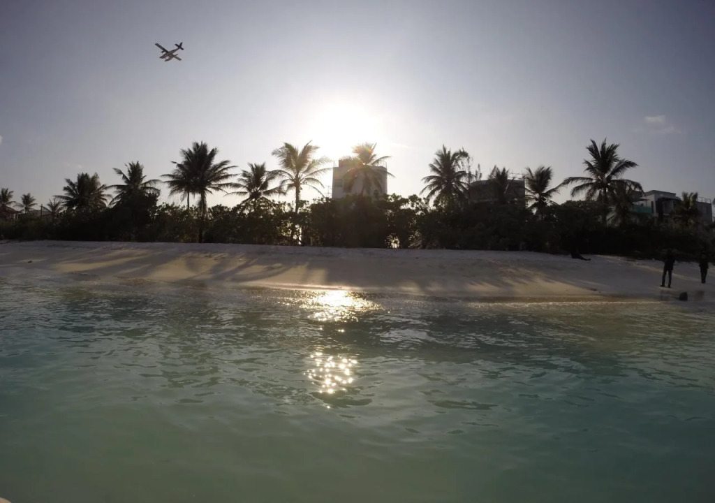 Airport Beach Hotel