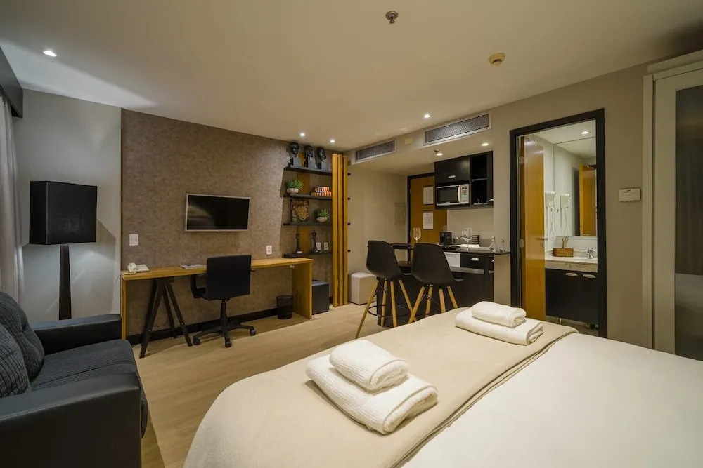 BO217 Flat na Av.Ibirapuera em local fantástico!