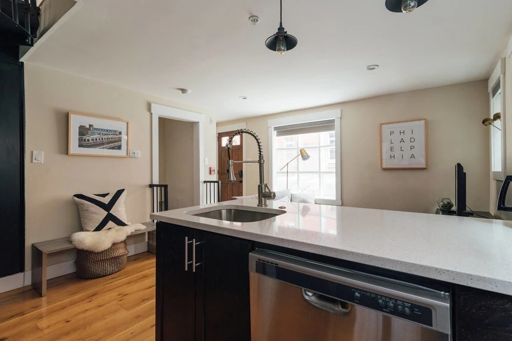 Renovated & Modern Home in Downtown Philly