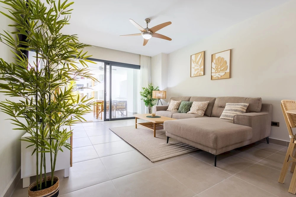 Chic 2BR Stay w Terrace Picuzzi 5 Min to Beach