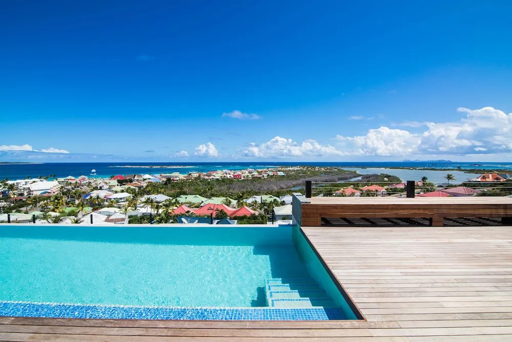Dream Villa Orient Bay 570