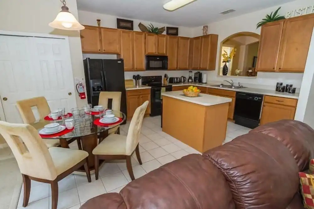 Amazing 6 Bedrooms 4 Baths 1028ocb