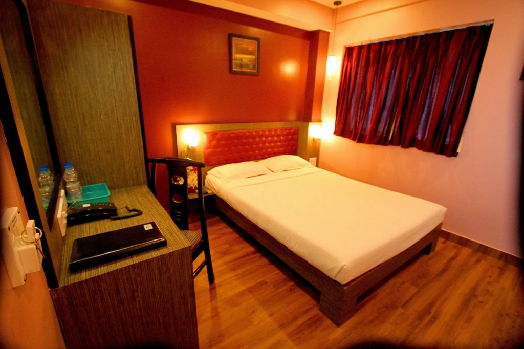 Hotel Crestwood