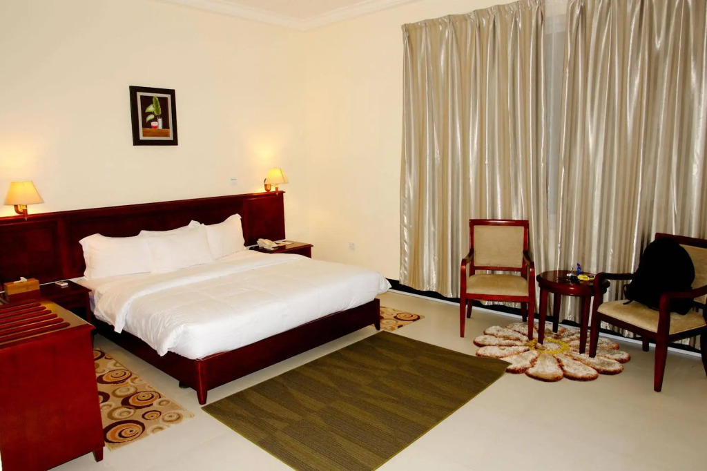 Birdrock Hotel